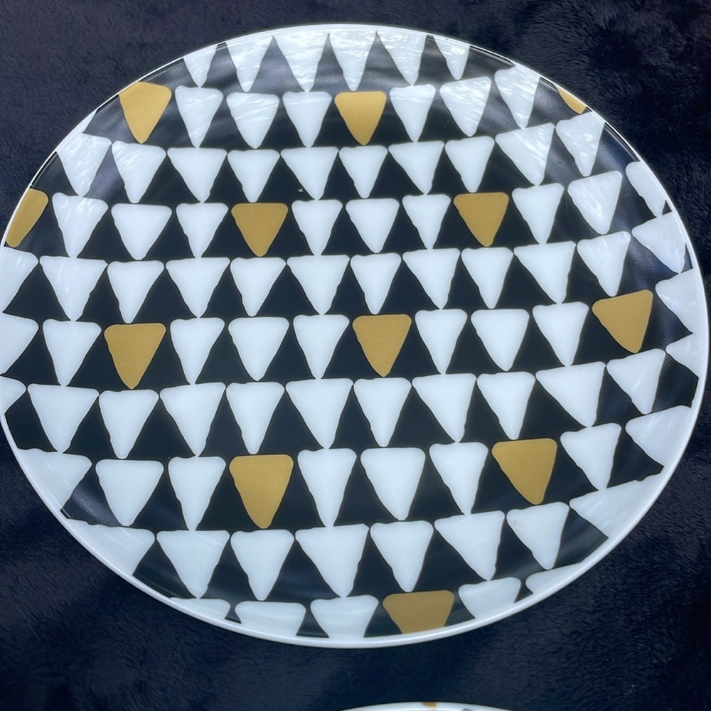 Threshold - 4 Porcelain Dinnerware Dish Plate Set Dish NWOT - Picture 3 of 7